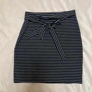Loft b&w striped skirt